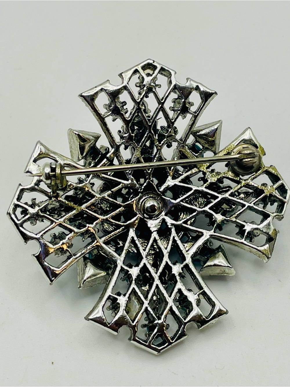 Vintage Silver Tone Maltese Cross Brooch with Turq Cabochons & Purple Crystals - Picture 3 of 5